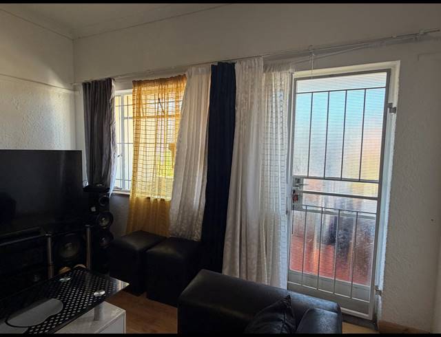 2 BEDROOM APARTMENT FOR SALE IN PAROW CENTRAL